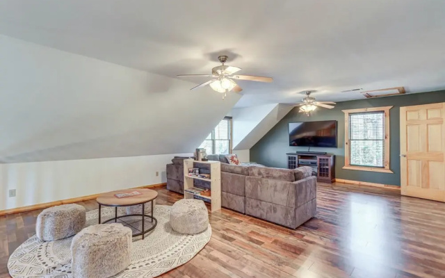 Peaceful Ellijay Cabin: Pool Access & Resort Perks