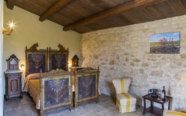 Masseria Fortificata Lo Zafferaneto