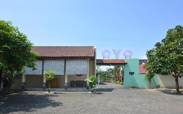 OYO 810 Idola Residence