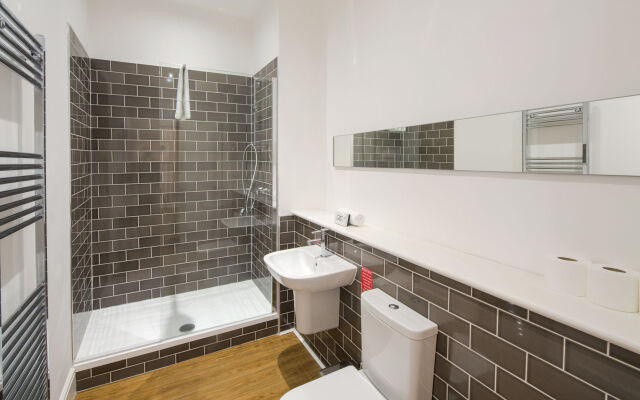 Edinburgh Castle Apartments and Suites