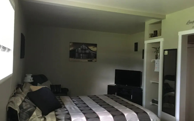 Nana's Nest And Breakfast