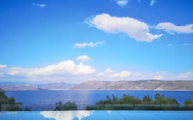 Dali Yuntu S-Bend Seaview Travel Shooting Inn (Junxi Village)