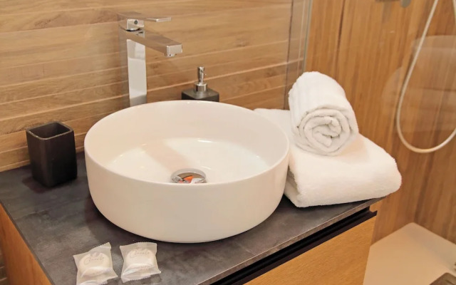 YCH Riboty house al Vaticano