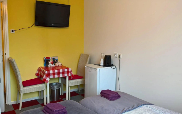 Bed and Breakfast Amsterdam Holy Dove