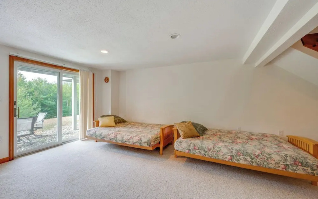 Mtn Views, On-site Trails! Spacious Bartlett Home