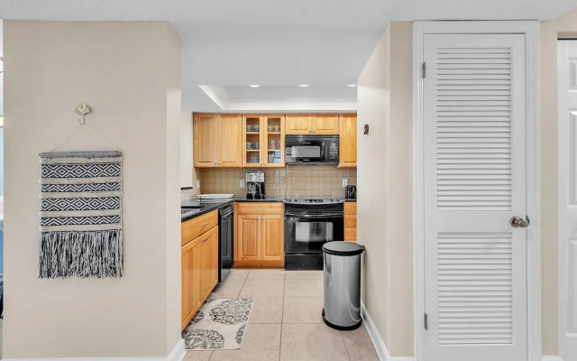 Land's End 11-306 Beach Front - Premier