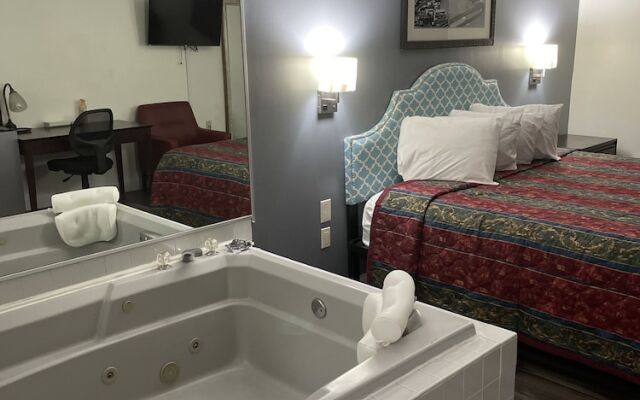 Greenwoods Inn & Suites