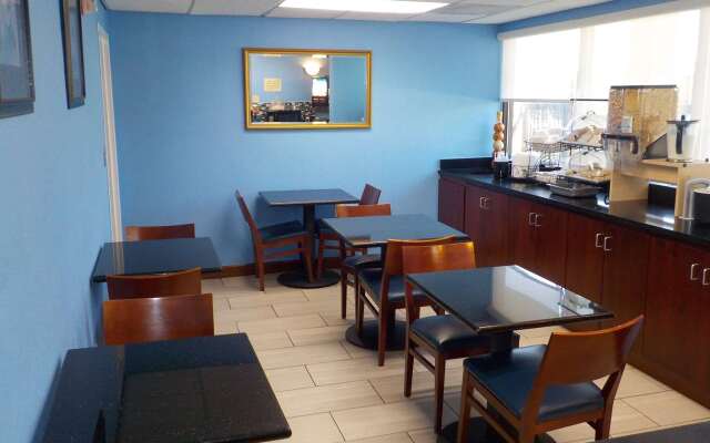 SureStay Hotel by Best Western Lenoir City