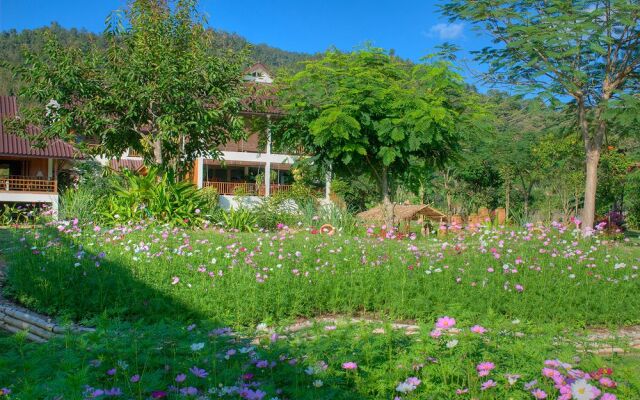 Maekok River Village Resort