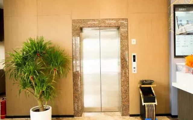 Yunding Hotel (Hanzhong Yang County Government Administrative Service Center)
