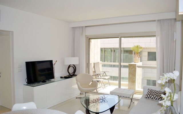 Beautiful Apartment Near Beach H1