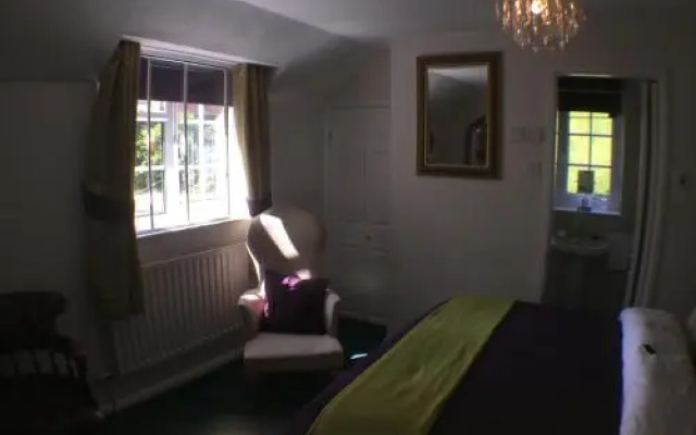 The Chestnuts Hotel
