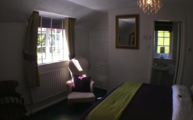 The Chestnuts Hotel
