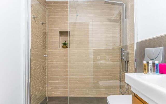 Home2Book Stylish Front Line Las Canteras Beach