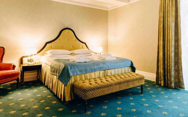Hotel Bristol