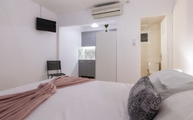 Zante Riva Studios