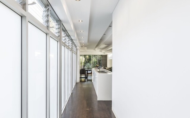 Coogee Luxury Home with Salt Water Pool & Parking