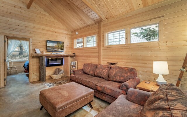 Painted Pony Cabin 2 Bedroom Home by NW Comfy Cabins by RedAwning