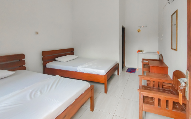 RedDoorz near Pamugaran Beach Pangandaran