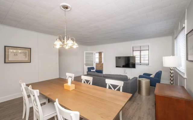 The Grand Elm Suites Sleeps 10