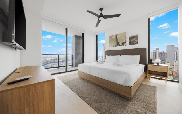 Upscale 3-BD Condo in DTW Miami