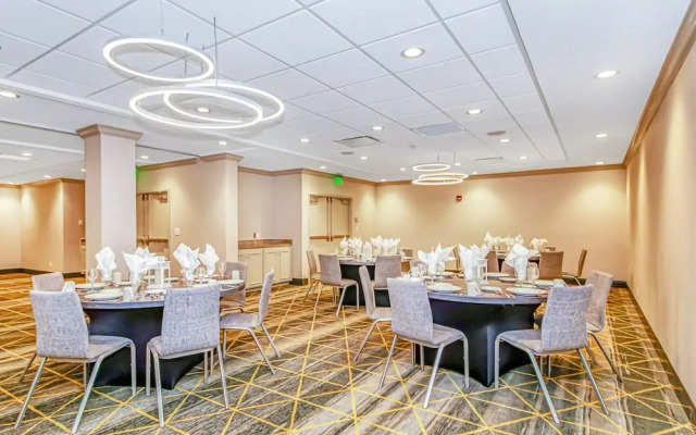 Holiday Inn Oceanfront @ Surfside Beach