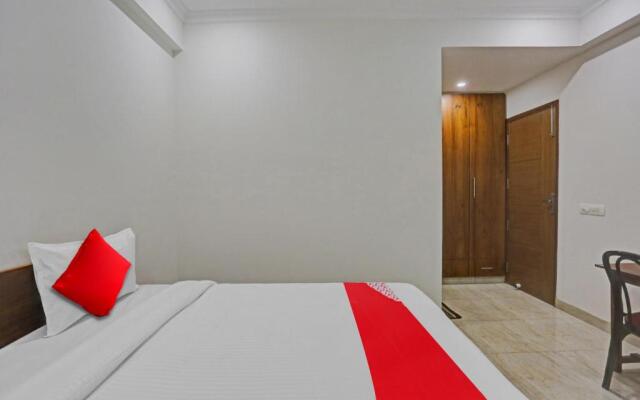 Flagship Unicorn Rooms Near Omaxe Celebration Mall
