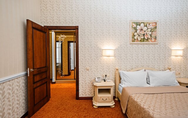 Metropol Hotel