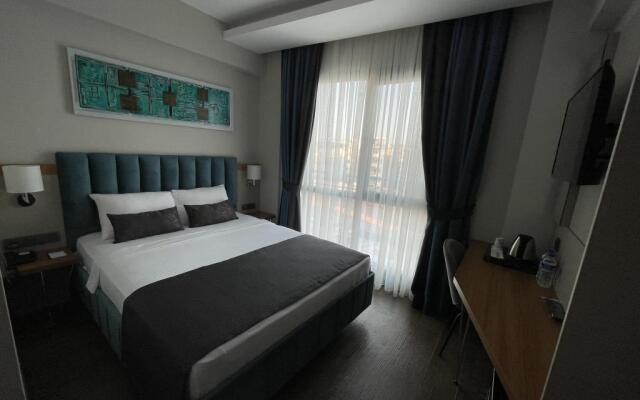 Mithras Hotel & Cafe