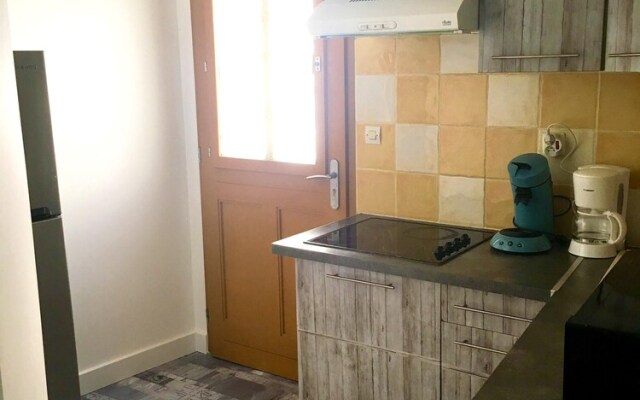 Apartment With one Bedroom in Frontignan, With Wonderful City View and Wifi - 1 km From the Beach
