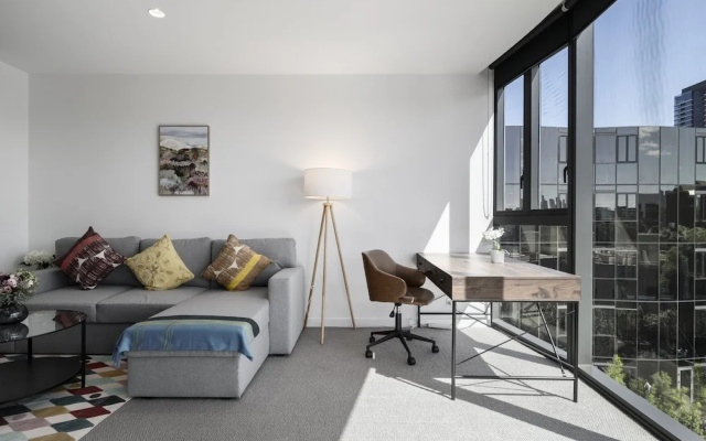 Bright South Yarra Flat With Balcony – Guest Rooms – Melbourne