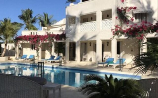 The Villa Luxury Suites Hotel