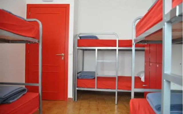 Mana Mana Youth Hostel