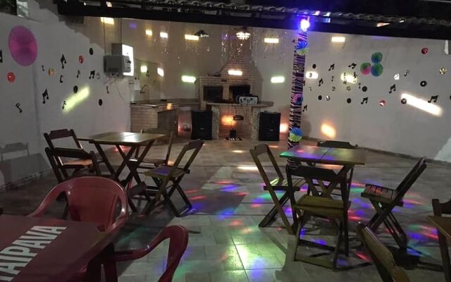 Golfinho Hostel