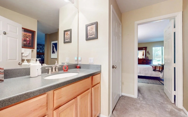 Summit #243 1 Bedroom Condo