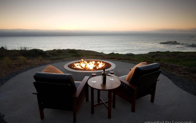 Timber Cove Resort