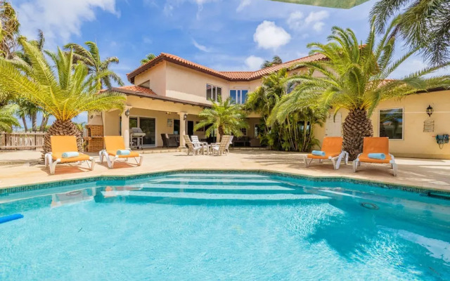 Amazing 4br4ba Villa w Pool Birdsanctuary Views