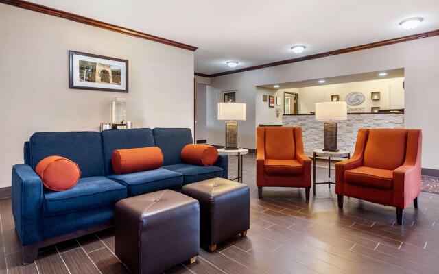 Comfort Suites Omaha East-Council Bluffs