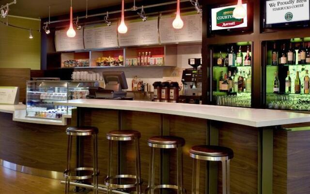 Courtyard Newark Elizabeth