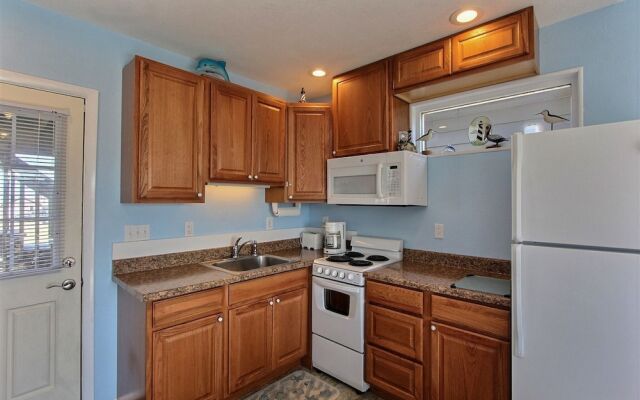 29 Cabana Anna Studio Bedroom Condo by RedAwning