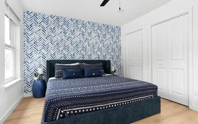 MCM Condo Near DT SoCo Pet Friendly