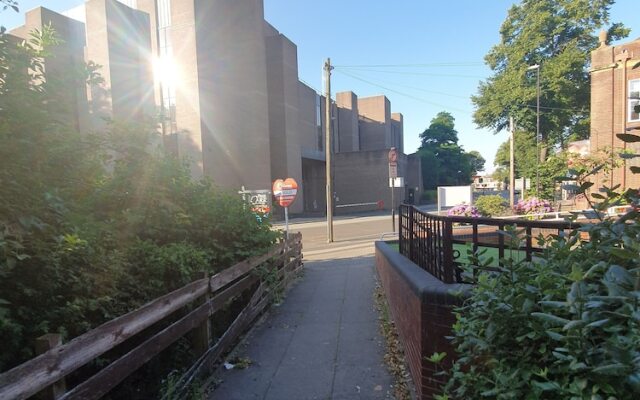 Stunning 1-bed Apartment in Walsall