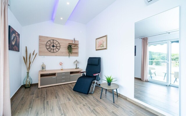 Amazing Apartment in Zaton Veliki With Wifi and 4 Bedrooms