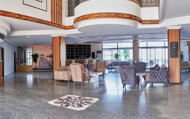 Clover Magic Park Side Otel