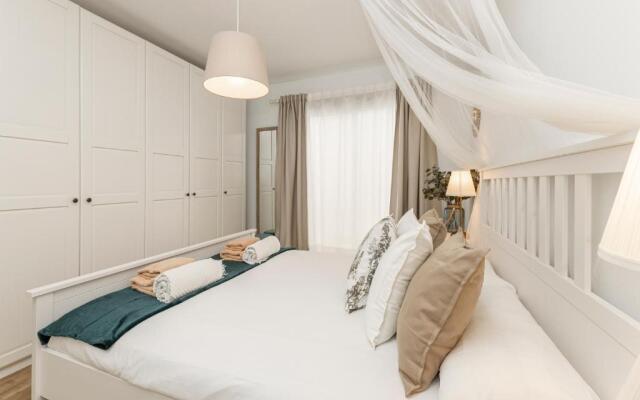 Flower Beach Suite 20