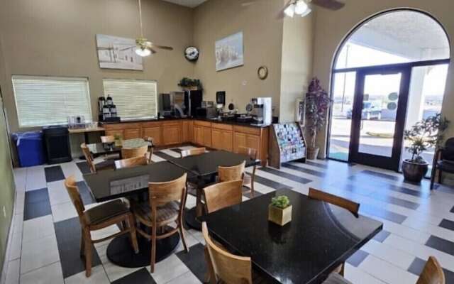 Super 8 By Wyndham Holbrook