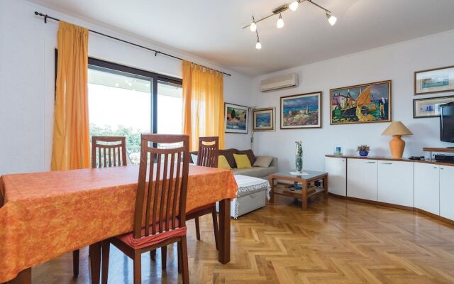 Amazing Home in Rtina With Wifi and 4 Bedrooms