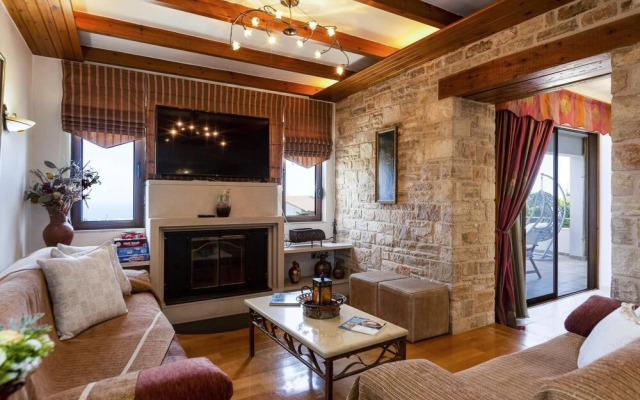 Villa Natura - With Private Heated Pool