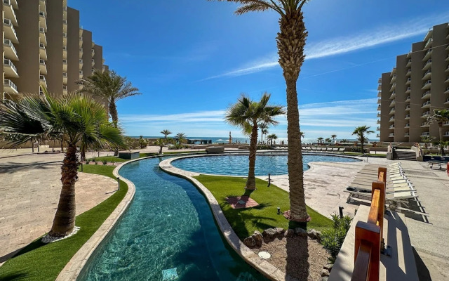 Luxury Ocean View Condo w Huge Deck