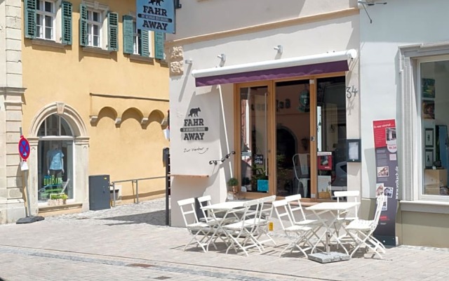 Weinbar Und Hotel Fahraway